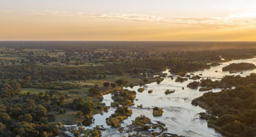 assets/images/8-days-victoria-falls-and-botswana-highlights.jpg